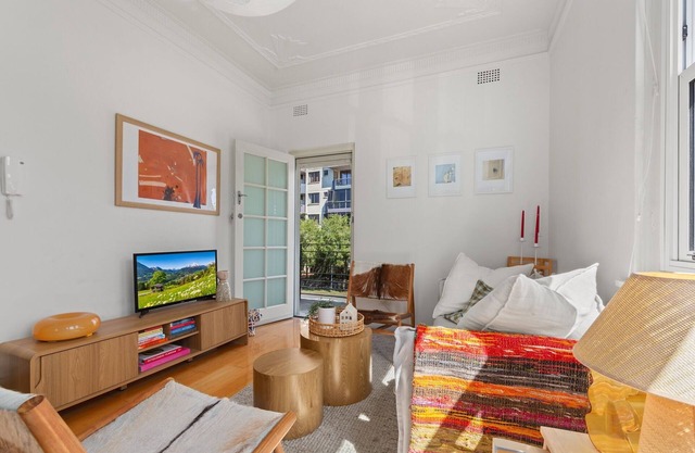 Charming 1-Bed Apartment in Neutral Bay
