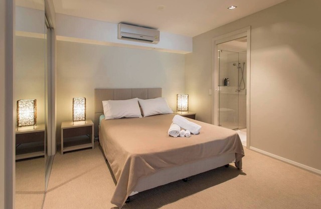 Charming 1-bedroom apartment with AC, WiFi in lovely South Brisbane