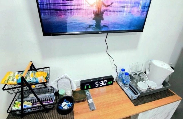 Charming 1-bedroom apartment in cool nWoodbrook, Port of Spain with AC, WiFi