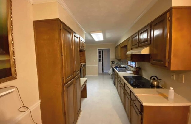 Charming 1-bedroom house in awesome Lawrenceville with WiFi, fitness room