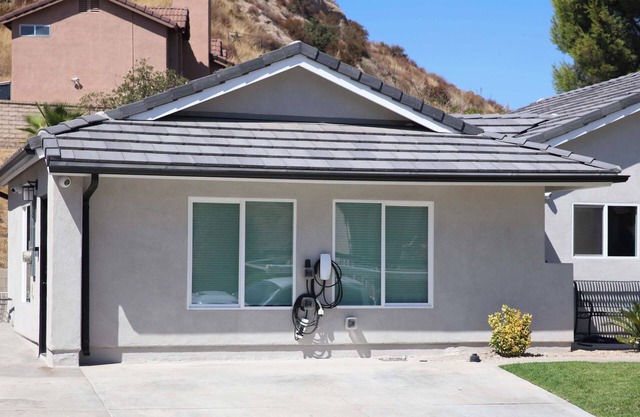 Charming 1-bedroom house with WiFi, AC in peaceful Santa Clarita Brand New