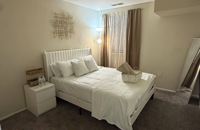 Charming 1-bedroom apartment with AC, fitness room in brilliant Silver Spring
