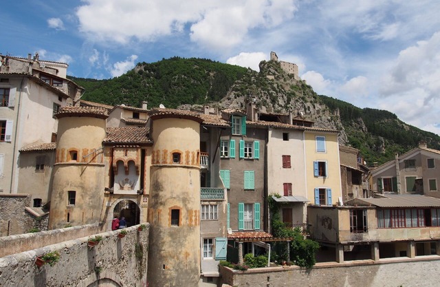 Charming 1 bedroom-apartment in medieval village, 1 hour from Nice