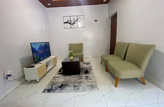 Charming 1-bedroom apartment in lovely Kigali with Fast WiFi & Private work room