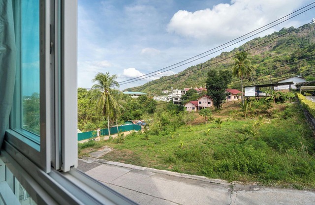 Charming 1-bedroom apartment with AC and WiFi in enchanting Karon