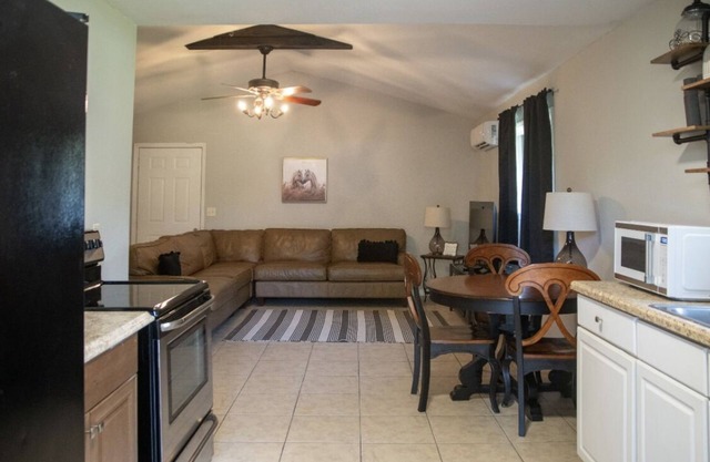 Charming 1-bedroom apartment on private farm with pond- boarding available