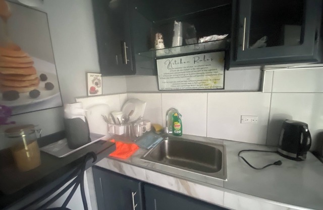 Charming 1-bedroom house with WiFi and AC in welcoming Kingston