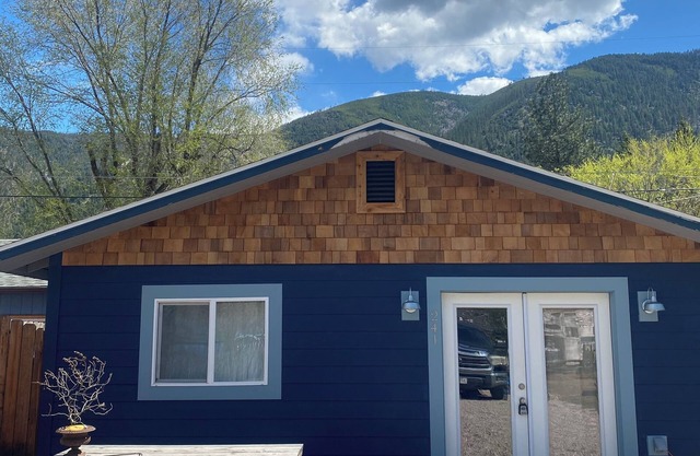 Charming 1-bedroom house with WiFi, AC in brilliant Missoula.