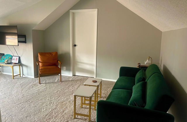 Charming 1-bedroom house with WiFi and AC in beautiful Portland