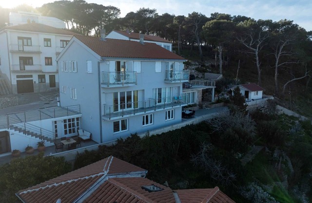 Charming 1-Bedroom Apartment with Pet-Friendly Amenity for max. 3