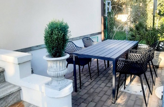 Charming 1-bedroom loft in delightful Imola with WiFi, AC and private garden