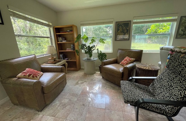 Charming 1-bedroom apartment with AC, WiFi in delightful Gainesville