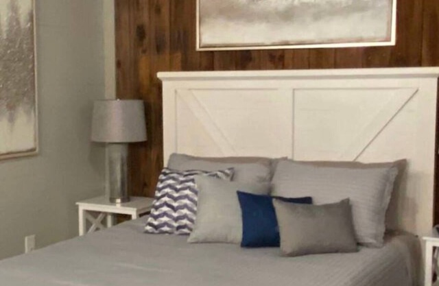 Charming 1-bedroom villa in Jacksonville with AC, working desk , WiFi