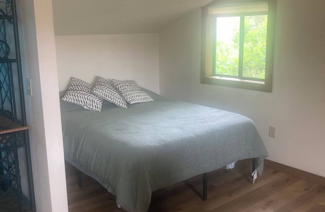 Charming 1-bedroom apartment with WiFi, AC in quaint Thermopolis