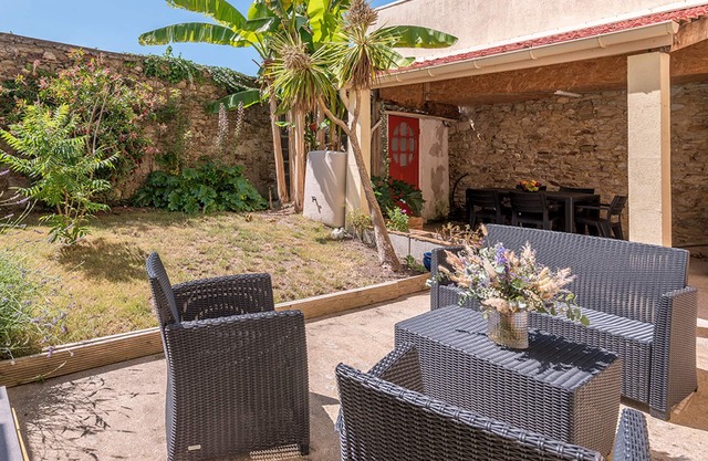Charming 1930s House in Central Hennebont - Garden, WiFi, Near Amenities