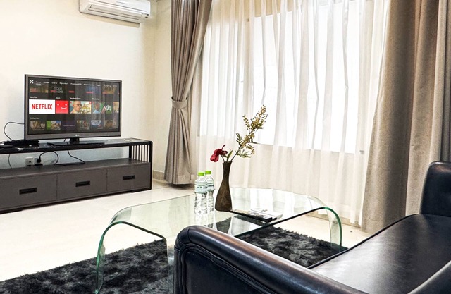 Charming 1BR apartment Free Pool 10 minutes to Airport