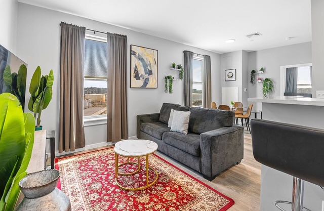 Charming 1BR Near Encore 8538