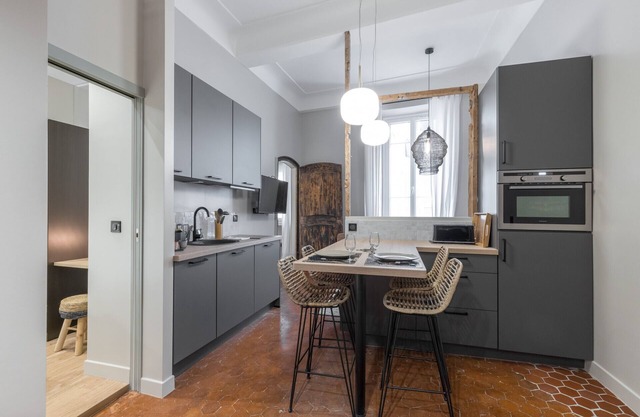 Charming 2 Bdr Old Town - AC