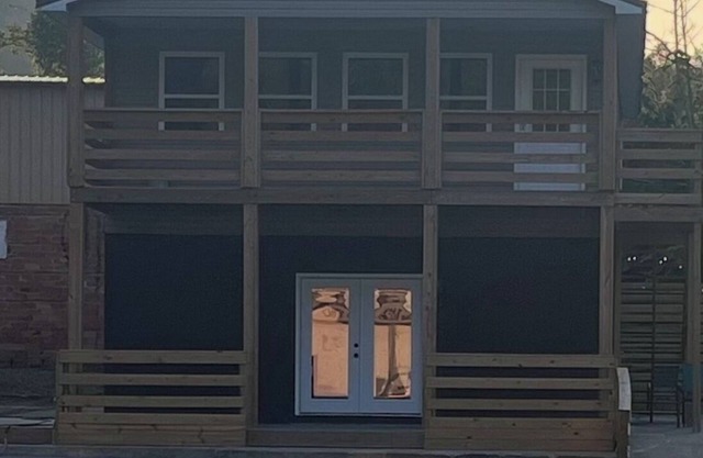 Charming 2-bed/1 bath apartment in Logan near HMTS, dining, and shopping