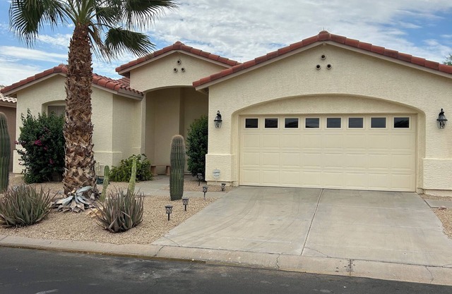 Charming 2 bed/2 bath home w/pool, WiFi, AC in Chandler gated community