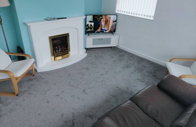 Charming 2-Bed House in Fleetwood, England