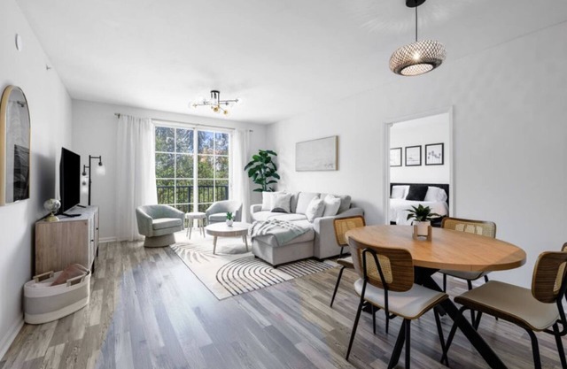 Charming 2-bedroom in fabulous City Place West Palm Beach AC- WiFi