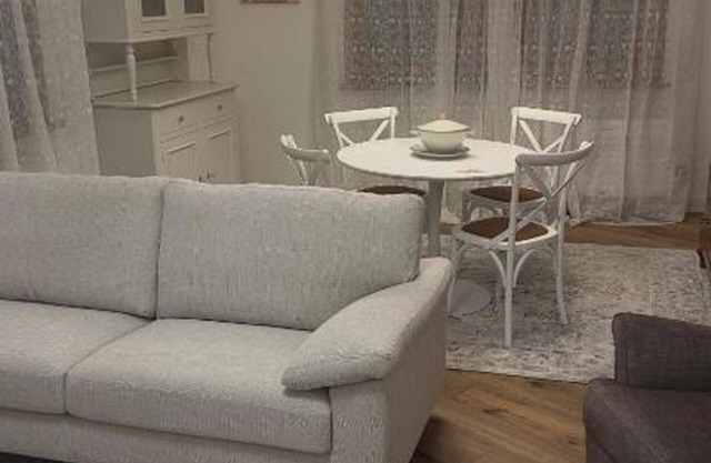 Charming 2-bedroom apartment with AC, WiFi in lovely Polcenigo