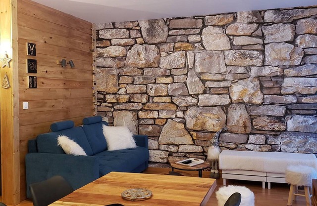 Charming 2-Bedroom Apartment in Cauterets Center - Sleeps 4, West Exposure, Free Parking