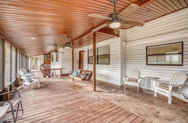 Charming 2-bedroom apartment with WiFi, AC in pleasant Pensacola