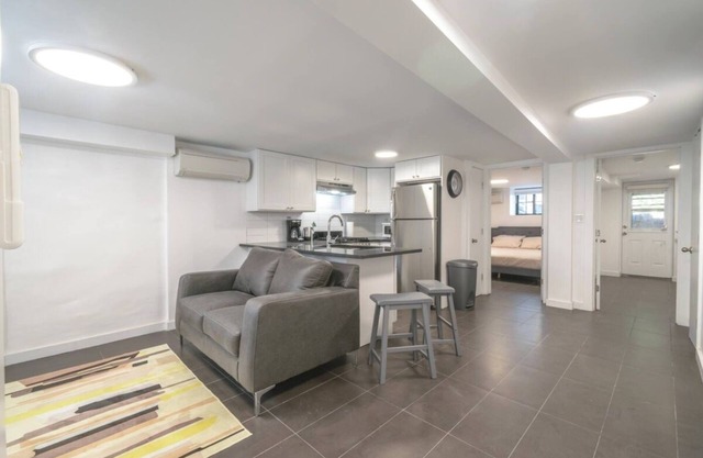 Charming 2-bedroom apartment with WiFi, AC in marvelous Brooklyn