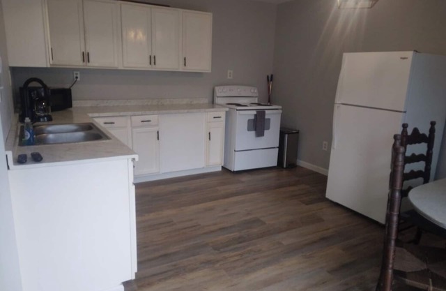 Charming 2-bedroom apartment with WiFi, AC in enjoyable Hemphill
