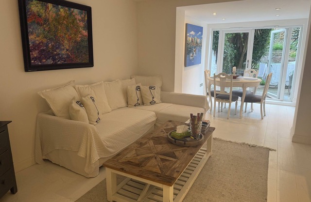 Charming 2-Bedroom Apartment in Notting Hill