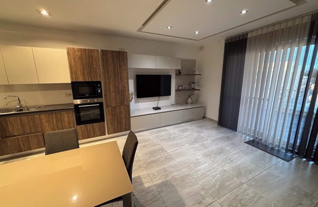 Charming 2-bedroom apartment with WiFi, AC in beautiful Ħal Tarxien