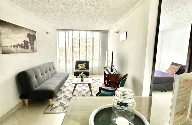 Charming 2-bedroom apartment in enchanting Bogotá with WiFi