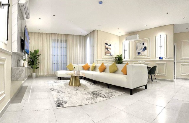 Charming 2-bedroom apartment in fabulous Riyadh with AC-Q7