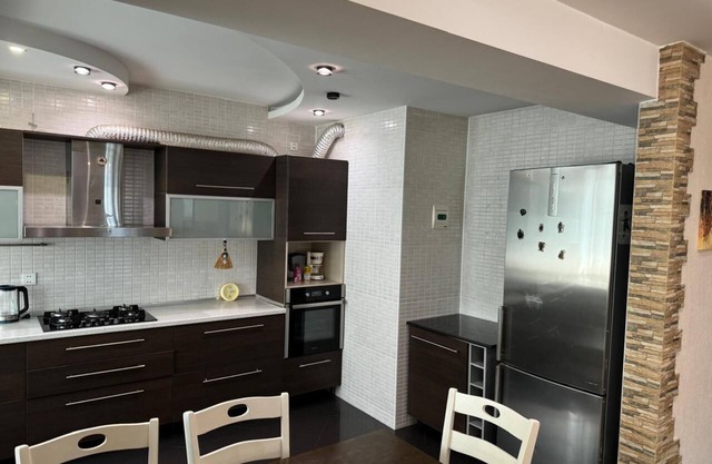 Charming 2-bedroom apartment in delightful Baku with AC, WiFi