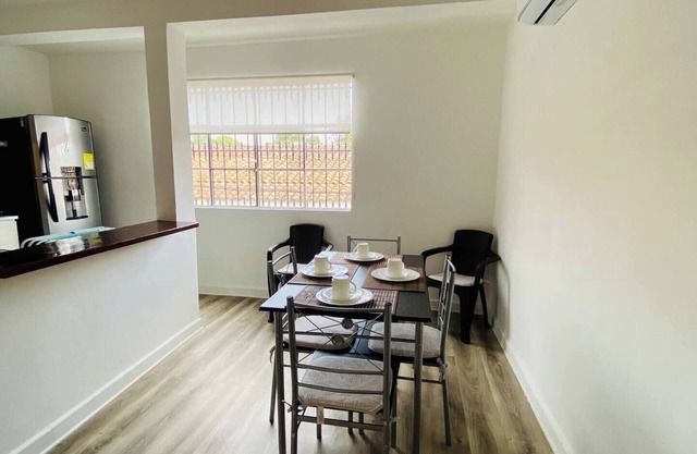 Charming 2-bedroom apartment in lovely Cali with AC