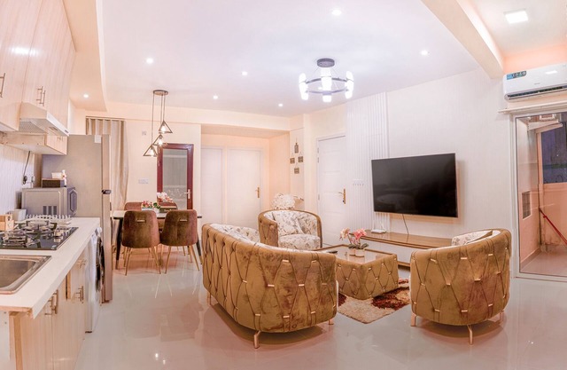 Charming 2-bedroom apartment with WiFi, AC in soothing Malé