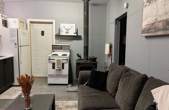 Charming 2-bedroom cottage in Sprucedale