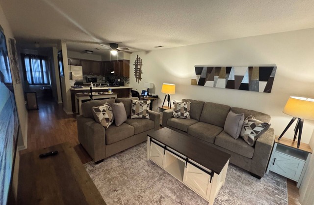 Charming 2-bedroom condo in tranquil Wilmington for 30+ day stays
