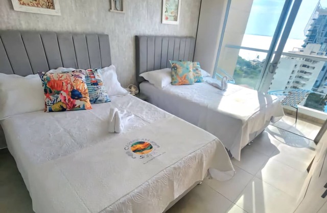 Charming 2-bedroom apartment with WiFi, gym, stunning ocean views in Santa Marta