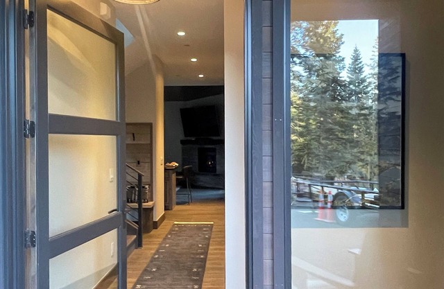 Charming 2-bedroom cottage up against the forest in Schaffer's Mill