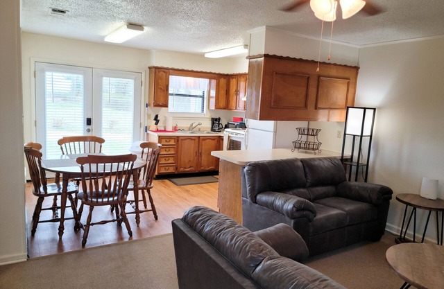 Charming 2 Bedroom Duplex Cottage with All Amenities