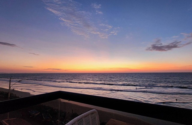 Charming 2-bedroom beachfront apartment in San Clemente Ecuador