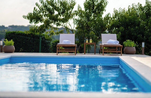 Charming 2-bedroom house in Borovljani with AC, WiFi
