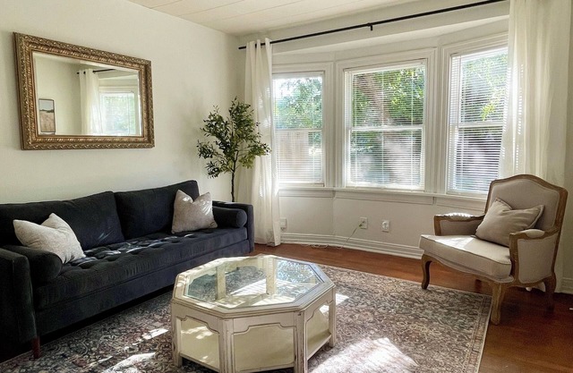 Charming 2 Bedroom Home - 5 min from Downtown with Spacious Backyard!