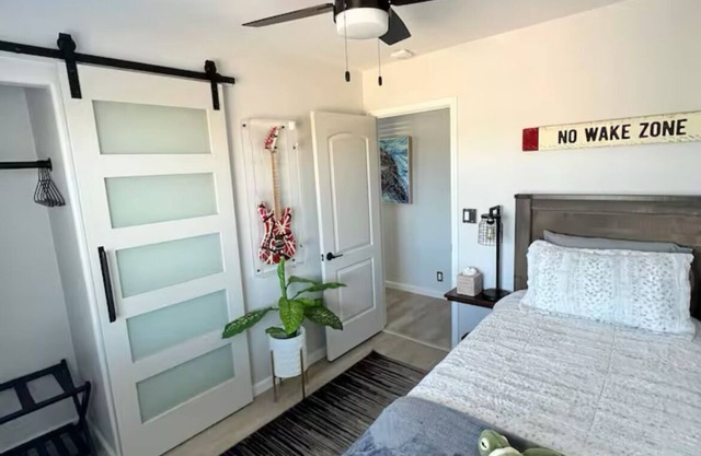 Charming 2-bedroom house in Long Beach with AC, fast WiFi