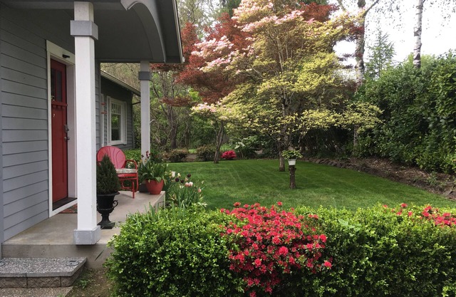 Charming 2-bedroom house in historic SW Portland Garden-Home neighborhood