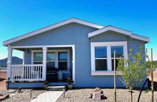 Charming 2-bedroom house centrally located in amazing Williams, AZ