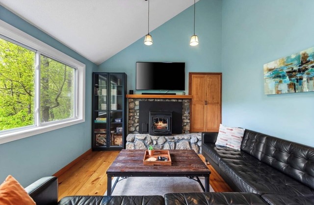 Charming 2-bedroom house in Waterville Estates-sleeps 8!